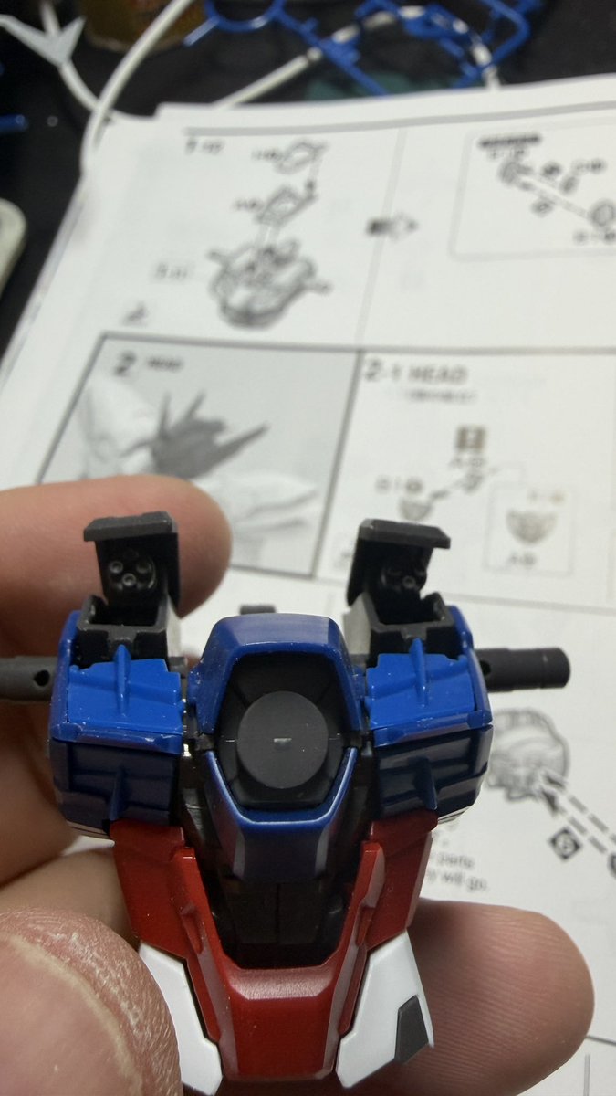 kuronokishi's tweet photo. ここまで。コクピット周りとバルカン部だけで小一時間。
本当にゆっくりだけど丁寧に作って行きます。 https://t.co/EmkylXaK7I
