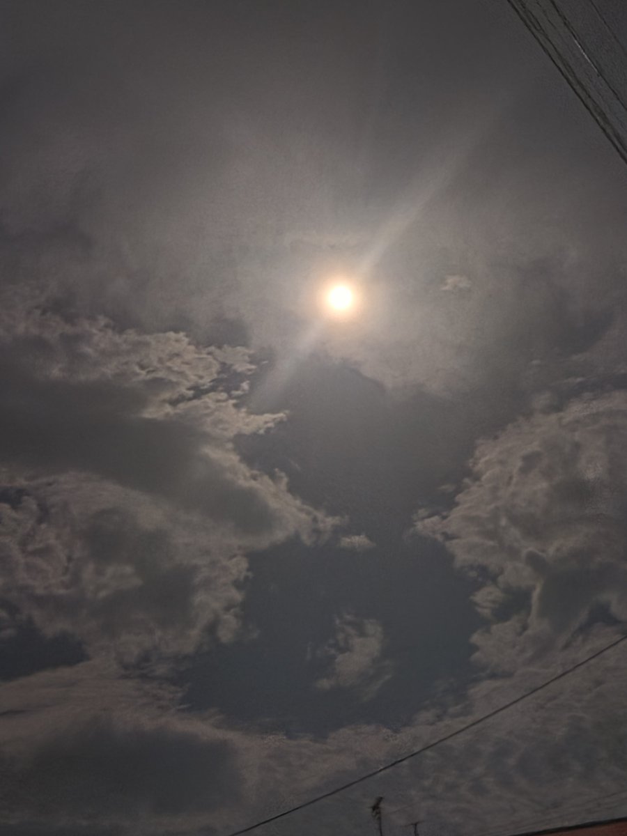 garugalock's tweet photo. 皆様今日も1日おつガル様でした🙇‍♂️

今日は❗️
バックムーン🦌🌕
が見れるのです❗

しかも（🦌だけにってか）流星群も２つ今日がピークなんだってよ❗️
今は、ペルセウス座流星群も流れてるから素晴らしい天体ショーが無料で見れるぜ✨
星を見て思い更けるのも良いものよ♪ https://t.co/PBUJI61tOQ