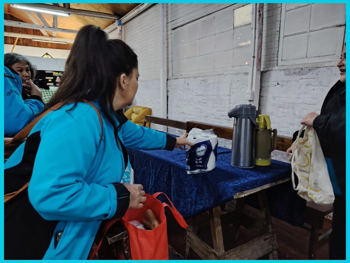 CHICASDECALIPSO's tweet photo. Nosotras siempre pensando en los demás. Nuestras compañeras de la #SextaRegión visito Albergue de la #FundaciónCaritas en #SanFernando,  quienes dan techo a personas en situación  Calle. Gracias. 🩵
#FcChayanneUnConquistadorChile 
#SomosMasQueUnFans 
@CHAYANNEMUSIC 
🤗🙌🤗🙌 https://t.co/uLyG8JG1G1