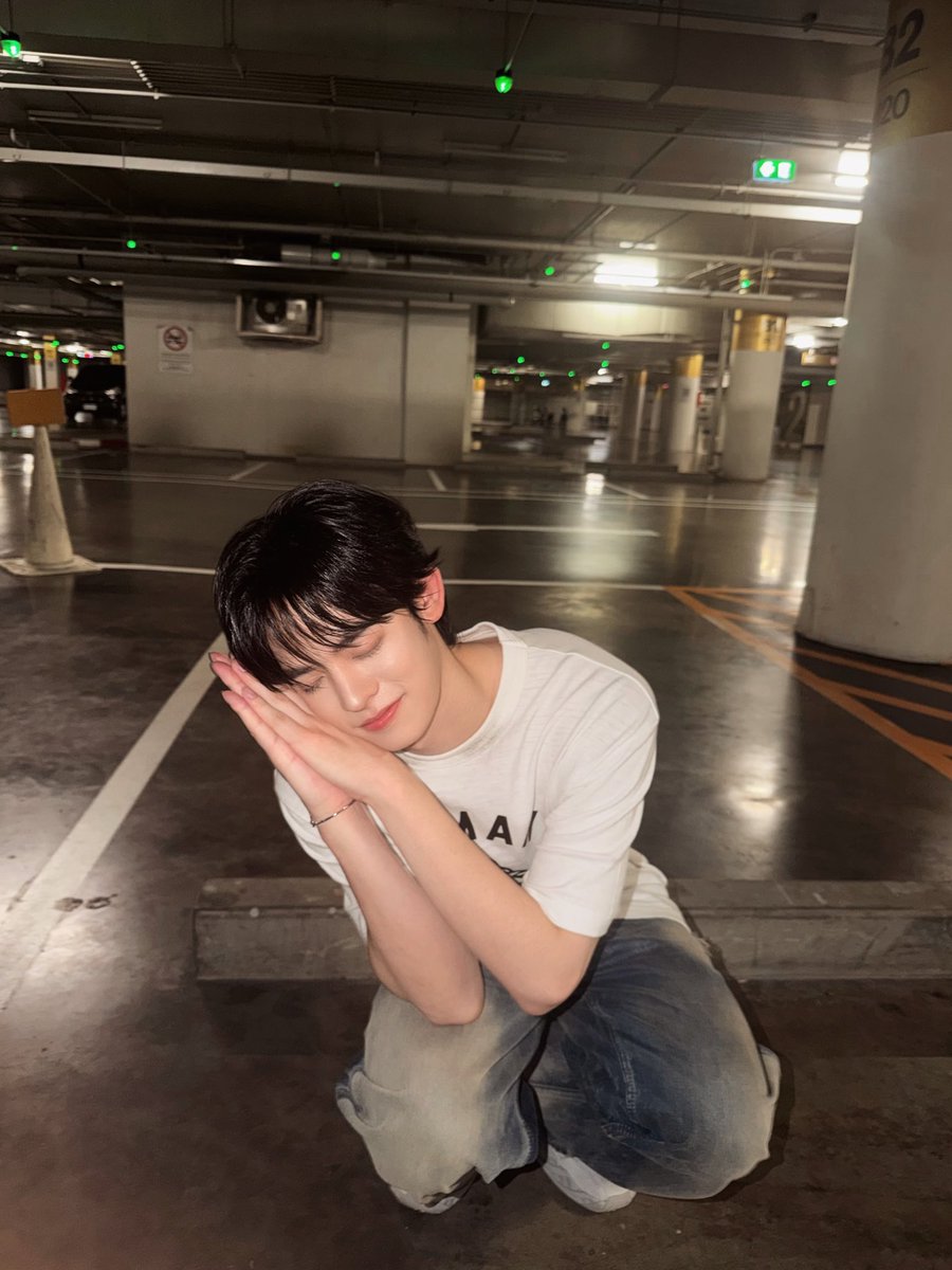 MYsunismyname's tweet photo. @twnpich มองไป                               หาเธอ
#twnpich https://t.co/8TiMKRIhuU
