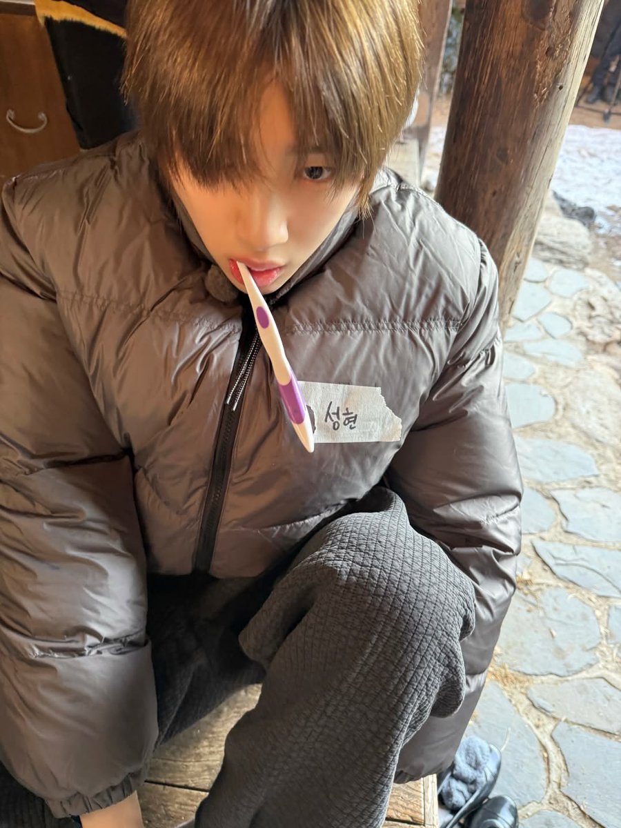 myomyogi2_'s tweet photo. 그리고 셩혀니 앨범에 있는 쭈후니햄 사진들
( 2짤은 하트도 눌러놨음) https://t.co/Z6inj9LaVz