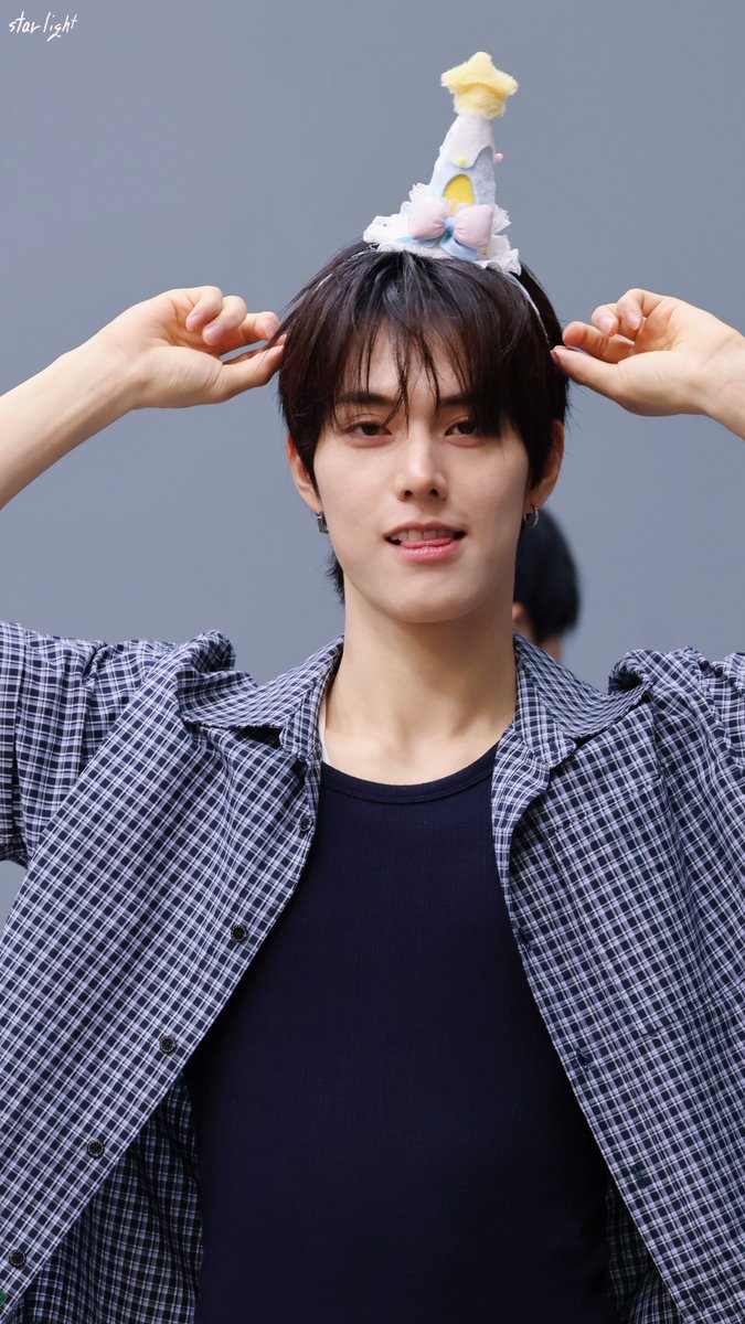 starlight_hjs's tweet photo. 260723 ✶⋆.˚

⭐️🥳

#JINSIK #진식 #xikers #싸이커스 https://t.co/KdovF9VpGM