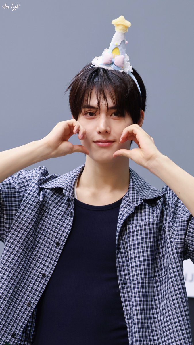 starlight_hjs's tweet photo. 260723 ✶⋆.˚

⭐️🥳

#JINSIK #진식 #xikers #싸이커스 https://t.co/KdovF9VpGM