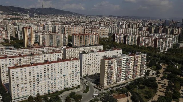 GOS004's tweet photo. @KyogoCartel Meanwhile, l’hospitalet in Barcelona. You’re picking and choosing comparisons to fit your dumb agenda https://t.co/GHRmfMBMG5