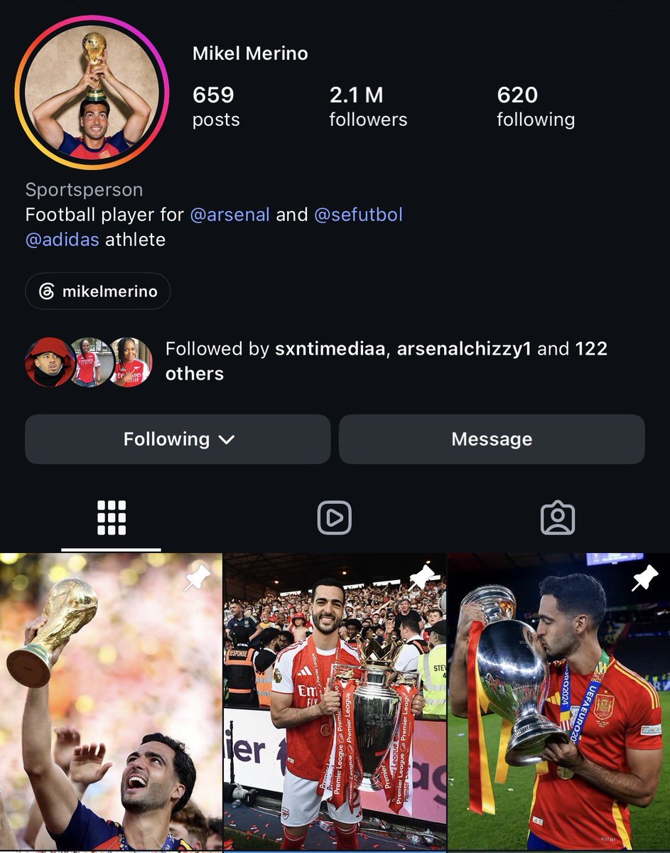MaliqRudz's tweet photo. Sorry, but Reece James pinned can’t chat to Mikel Merino’s pinned. 😹😹😹 https://t.co/ARLYUaRnIR