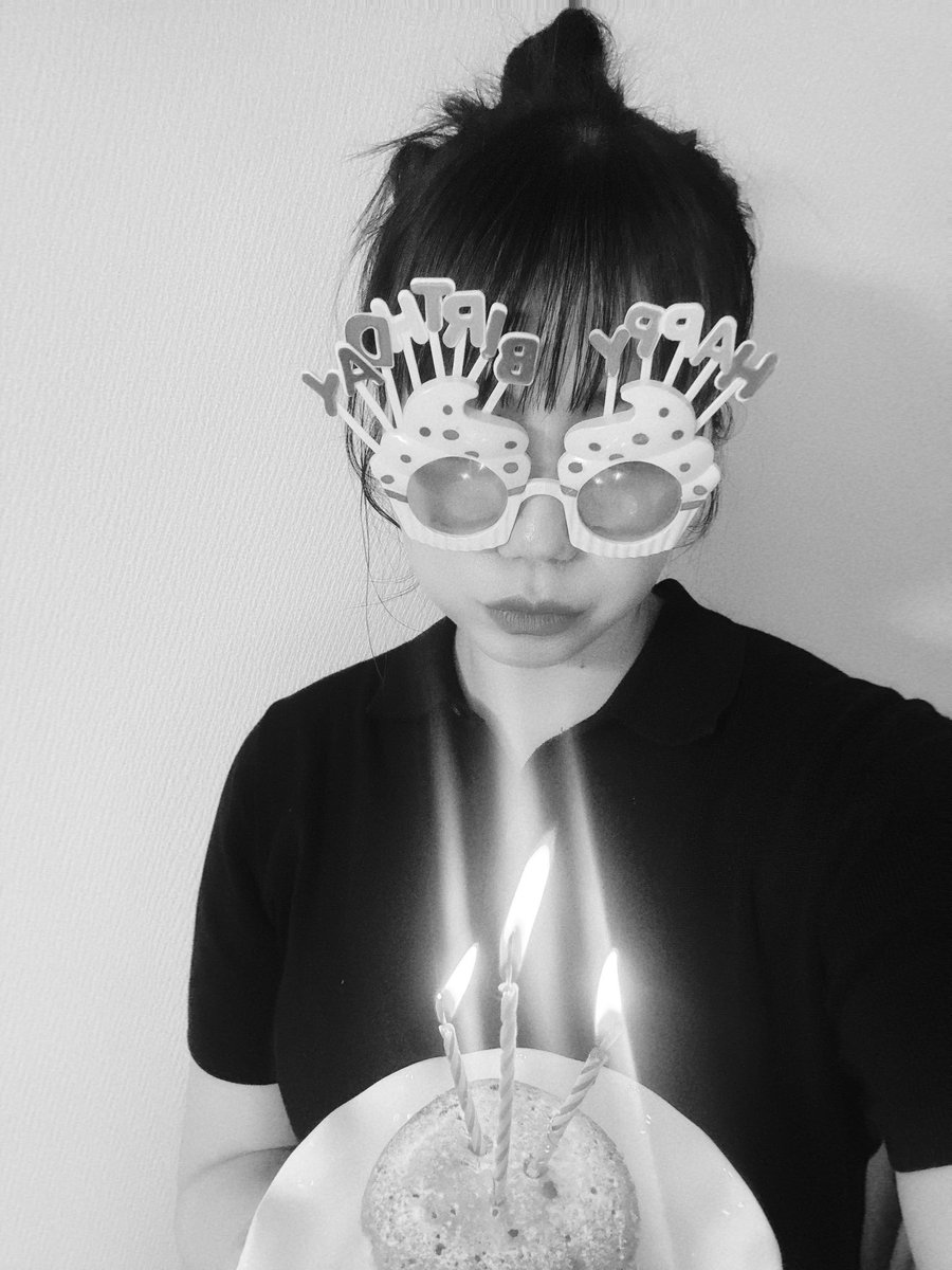 dlwlrma_____'s tweet photo. 🎂🎁🍓💋💫🫶💞 https://t.co/9nES4TL2rf