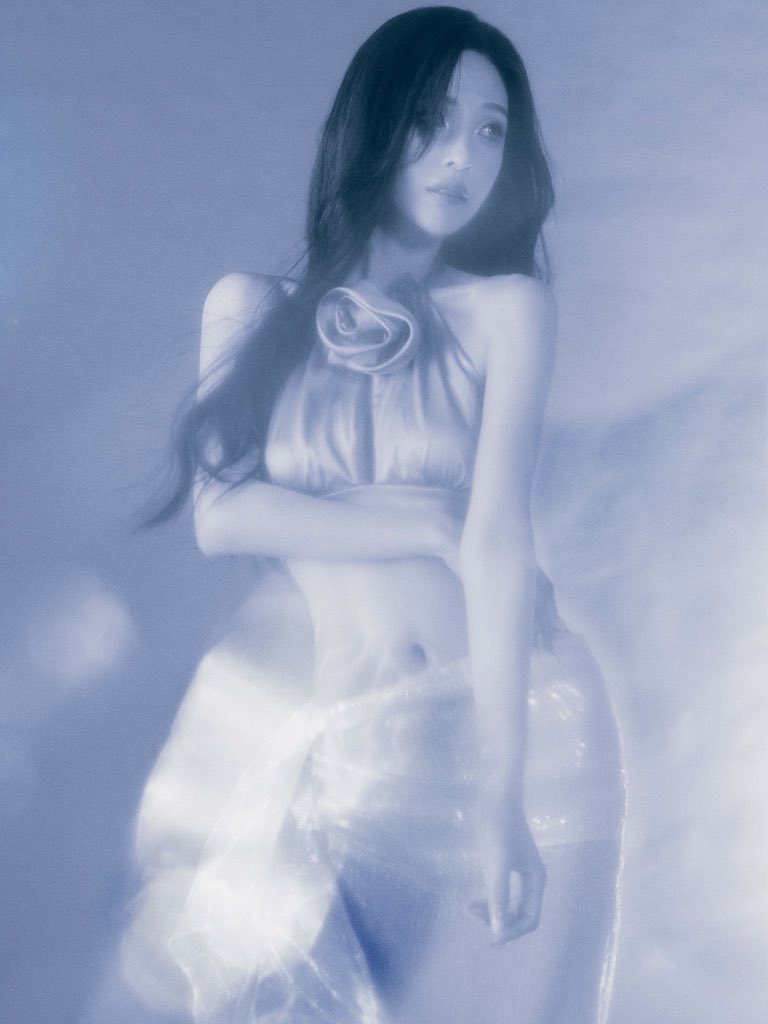 joyisthetics's tweet photo. this set of teasers……. SCREAMS https://t.co/ksCB1SqWSr