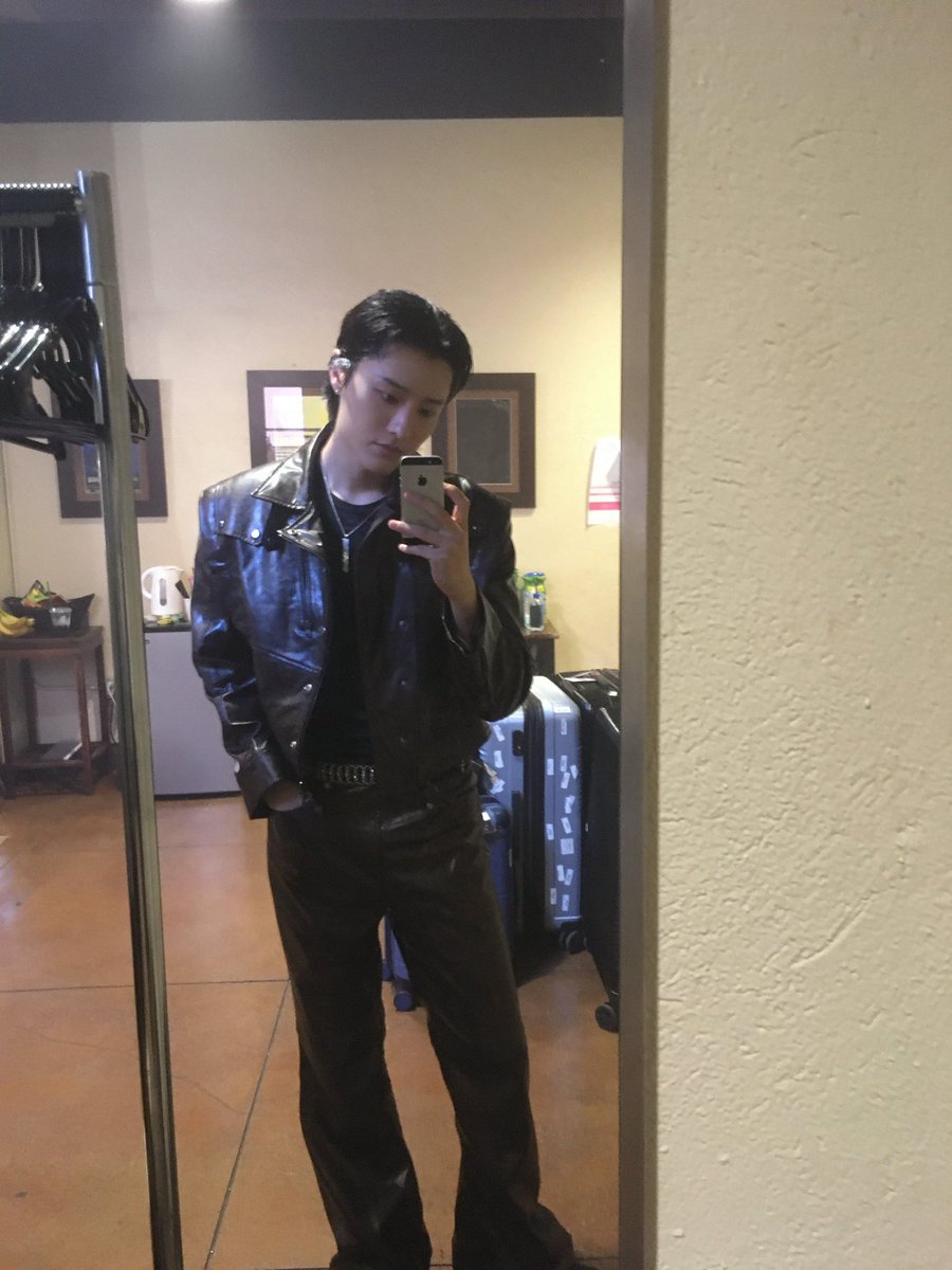 wdzcab's tweet photo. 260727 우즈 조승연 Archive1 콘서트 착장 정보

• @ maker_lab_seoul jacket, trousers 제작
• COURRÈGES - 풋볼 탱크 탑
• Stolenarts - Skull Roller Belt

#조승연 #WOODZ
#Archive1 #Archive1_in_SanJose https://t.co/XrN9XH8Fdt