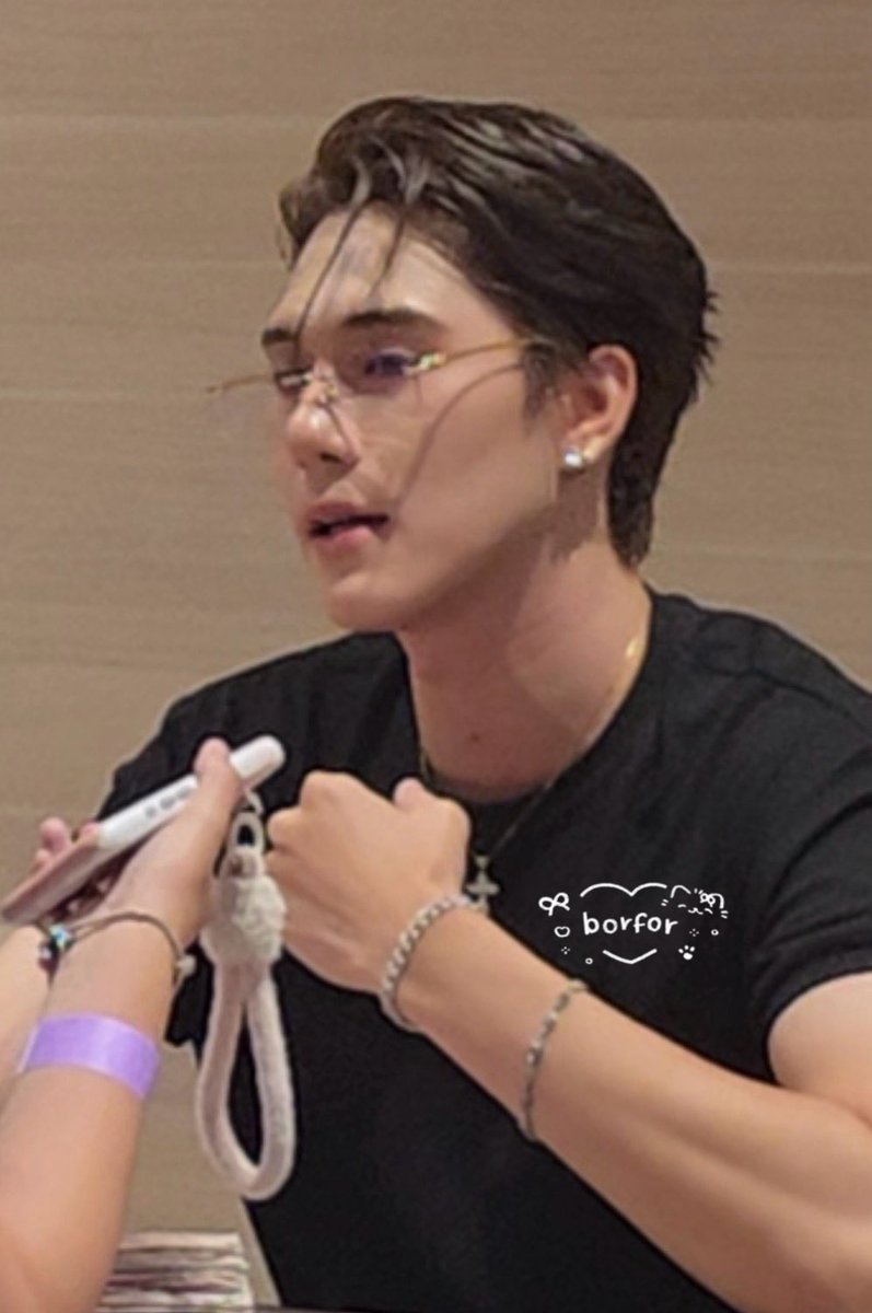 mixch_carbonara's tweet photo. ทุกครั้งที่ได้คุยกับนานิ จะกลายเป็นไปให้กำลังใจจนกลายเป็นดีพทอล์คทุกรอบ รอบนี้ก็เหมือนเดิม รักนานิที่นานิเป็นแบบนี้เหมือนเดิม แต่ประทับใจคำตอบมาก ขอแชร์นิดนึง🥺🫶🏻

นานิ: ตลอดระยะการเดินทาง นานิมีความสุขมาก ดีใจมาก นานิเป็นตัวเองมากขึ้นเรื่อยๆ ขอบคุณที่ทำให้นานิมีรอยยิ้ม ขอบคุณที่เป็นกำลังใจที่จะทำอะไรในอนาคต ขอบคุณมากนะครับ

น้องคงบอกแฟนคลับทุกคนที่ซัพพอร์ตน้องด้วย ทุกคนคือกำลังใจของนานิ แอบทัชใจตอนนานิบอกว่านานิเป็นตัวเองมากขึ้นทุกครั้งที่เจอแฟนคลับ🥺😭🩷

SKYNANI SMYLENEONA FANSIGN

#งานมหกรรมนิยายนานาชาติ2026xSkyNani
#hirunkit_