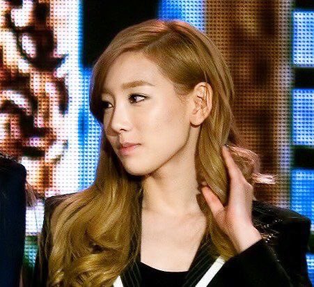 dduoeo's tweet photo. 태연이라는여자 옆테 개쥬음 https://t.co/ArGgN5gimf
