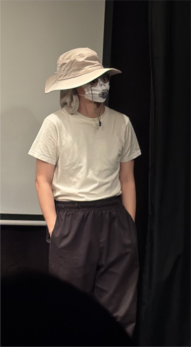 misomiso_no1's tweet photo. ヤギさんの魔法で擬人化した本（豆鉄砲・東さん）
リスさん（足腰げんき教室・はーたみんさん） https://t.co/TFVr8D5ndO