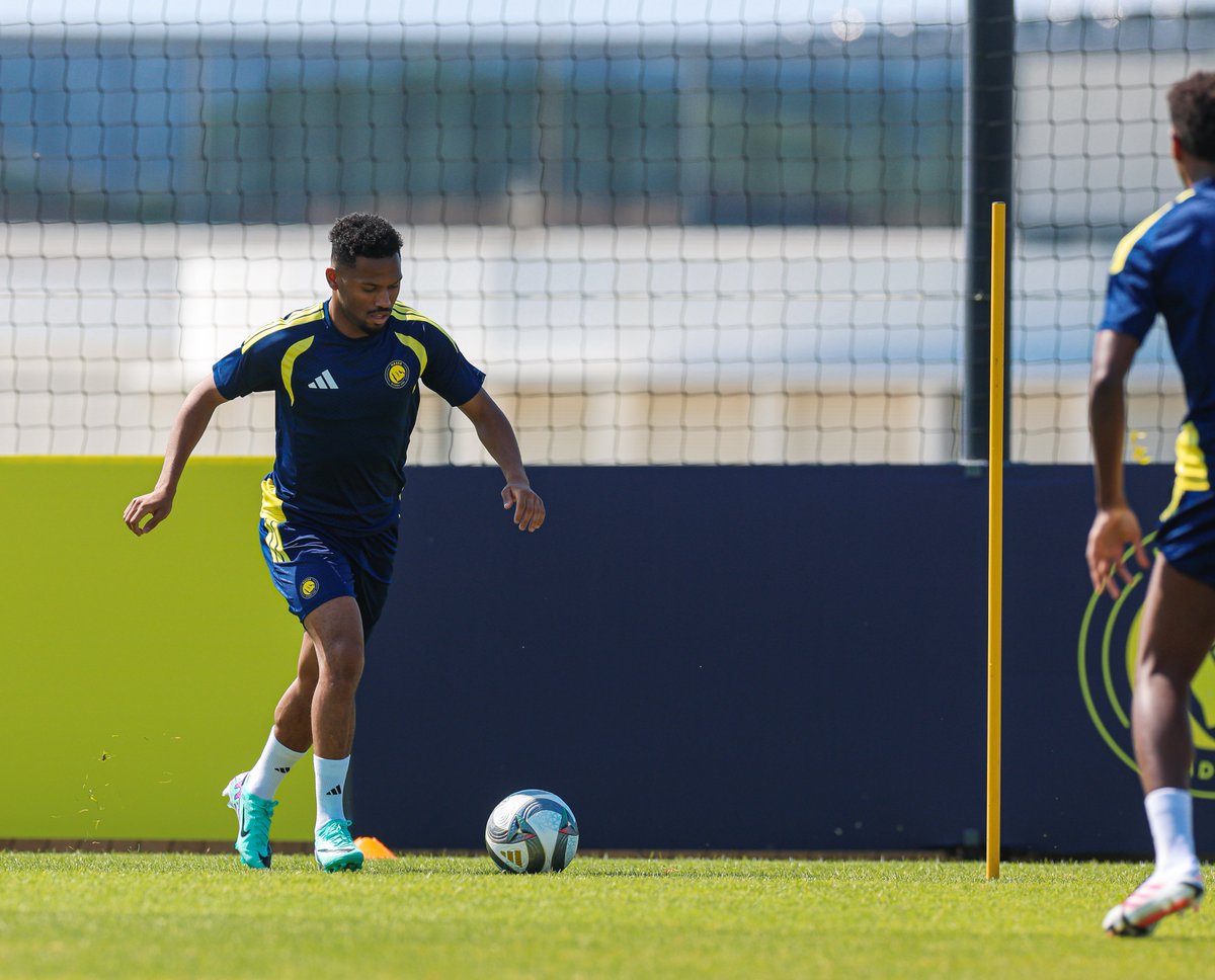 AlNassrFC_EN's tweet photo. Morning work continues 💛

The latest arrivals stayed on the training pitch 💪 https://t.co/5dGiThhnzo