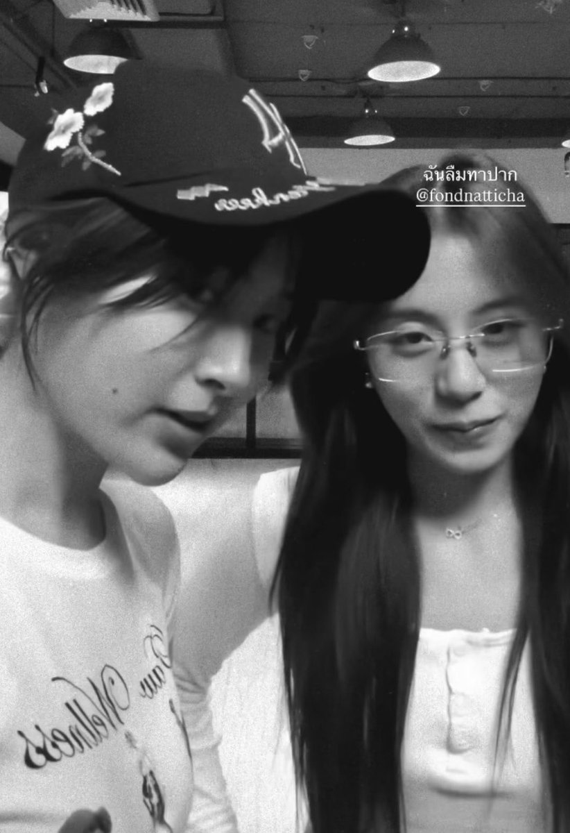 hystericleo's tweet photo. พี่ไม่ได้หึง แต่น้องจะเอาหมวกเคาะหัวพี่ https://t.co/wx7H9f5Wet