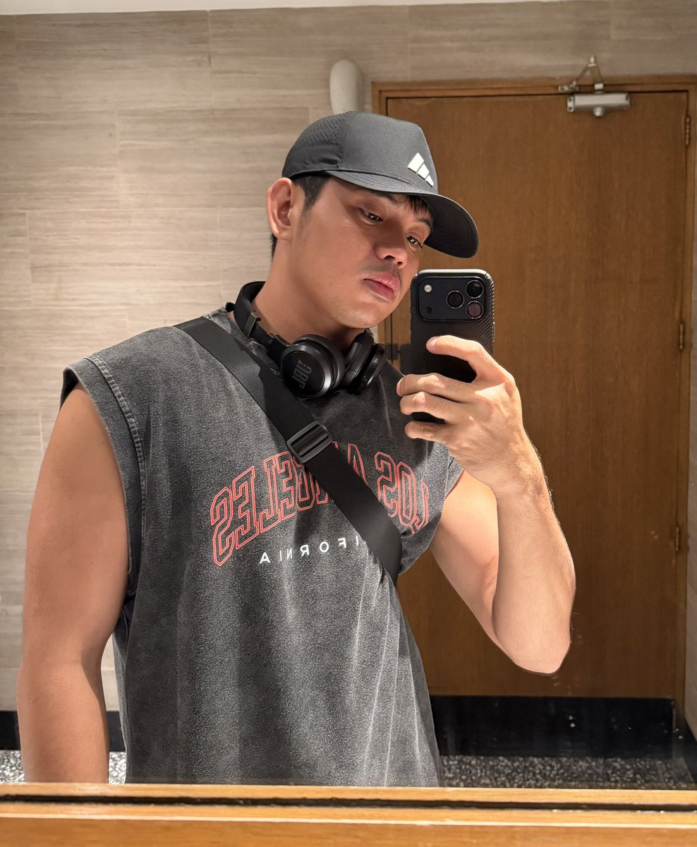 ziiiaccdd's tweet photo. Hi ulit!? 👋🏻 https://t.co/9wbxCzWW9S