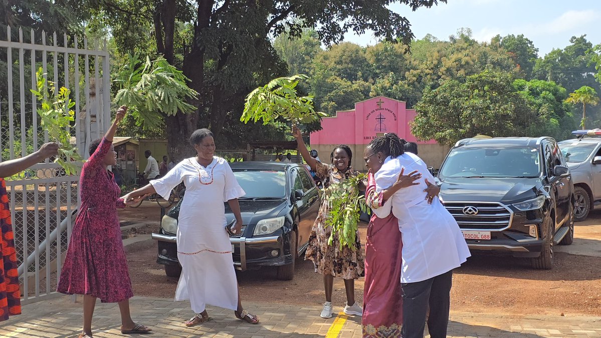 LBSRadio903's tweet photo. Today Dr Jane Ruth Aceng Ocero toured Lira Regional Referral Hospital and applauded the team for successfully delivering new projects. Received by hospital management &amp; staff. https://t.co/1PlkU2eRcW