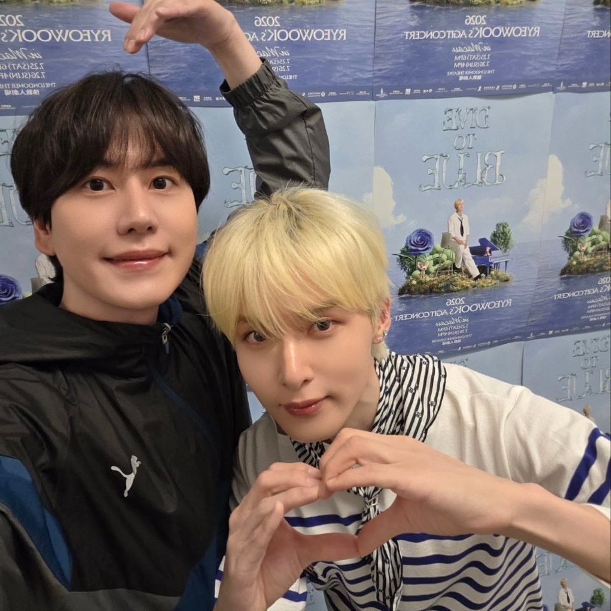 uuuni_6's tweet photo. 나 아는 커플 맨날 이런 포즈로 네인생컷 찍어서 인스타 올림;; https://t.co/nBvziSzUBL