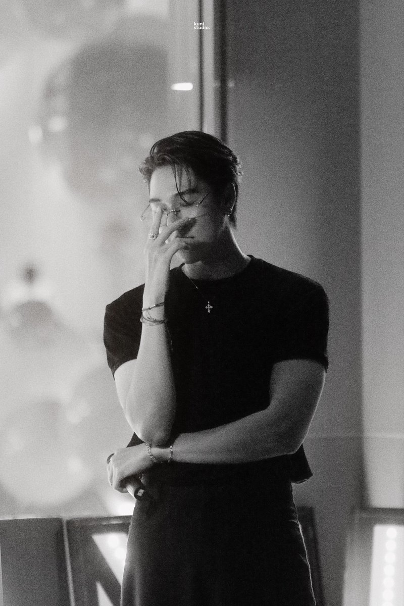 kunistudio's tweet photo. พี่หิรัญมาแล้วครับ

✿ @Hirunkit_ ✿ 

#งานมหกรรมนิยายนานาชาติ2026xSkyNani
290726 : #hirunkit_ https://t.co/AYZui0ZYXY