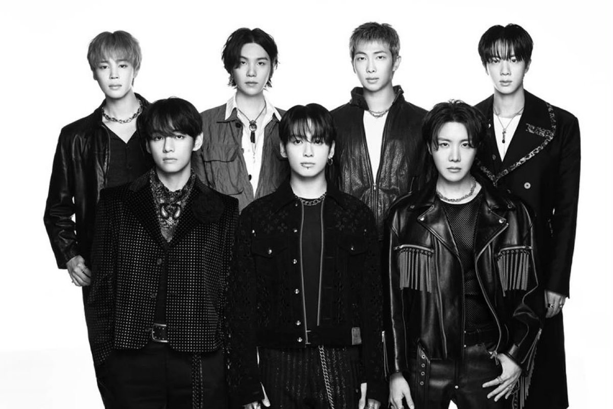 TheePopCore's tweet photo. BTS' “Aliens” has reached a new peak of #5 on the US iTunes Songs Chart. https://t.co/af4DqUUy74