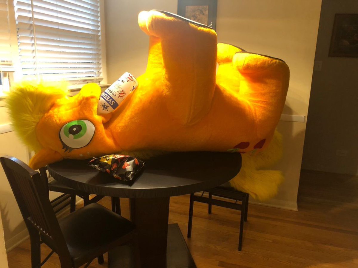 VGlowbold's tweet photo. @miniponka i own the suit , i bring it to mff occasionally https://t.co/XsGJdL2Sdt