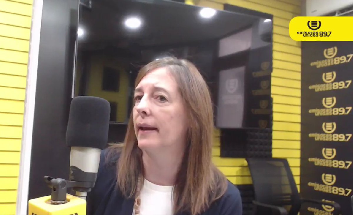 CIENgt's tweet photo. 📻 "Hoy en día el Sistema Penitenciario se maneja al triple de su capacidad inicial para la cual fue diseñado" explica @CorinneDedik en #SeguridadGT "esto resulta en hacinamiento, logística complicada, falta de personal y se pierde el orden y control" https://t.co/sICMWSzmFf