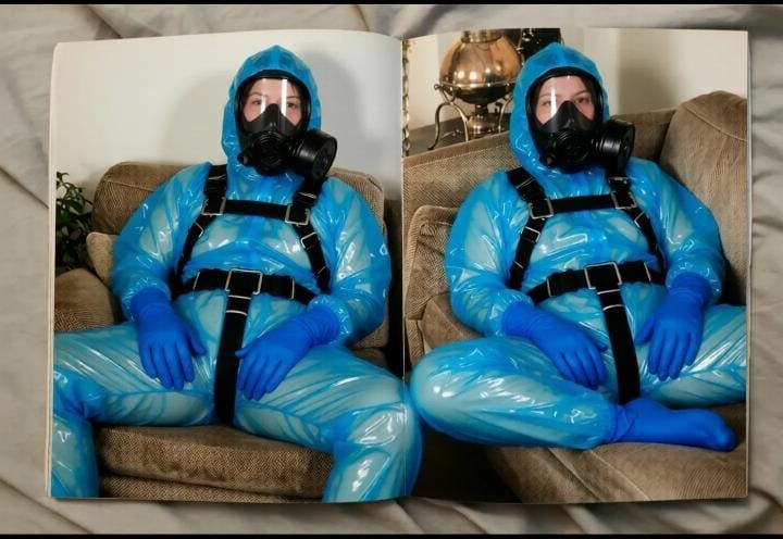 Lizzy1262629's tweet photo. Feeling bold and shiny in my full blue PVC catsuit with black harness by the pool! 💙🖤 Soft smile and glossy vibes ✨ made by Mr PVC rain
#BluePVC #ShinyCatsuit #KinkyCute #GlossyFashion #PVCSet #HarnessLook #PlayfulLook #ShinyLatex #FetishFashion https://t.co/BrnnJJQEyd