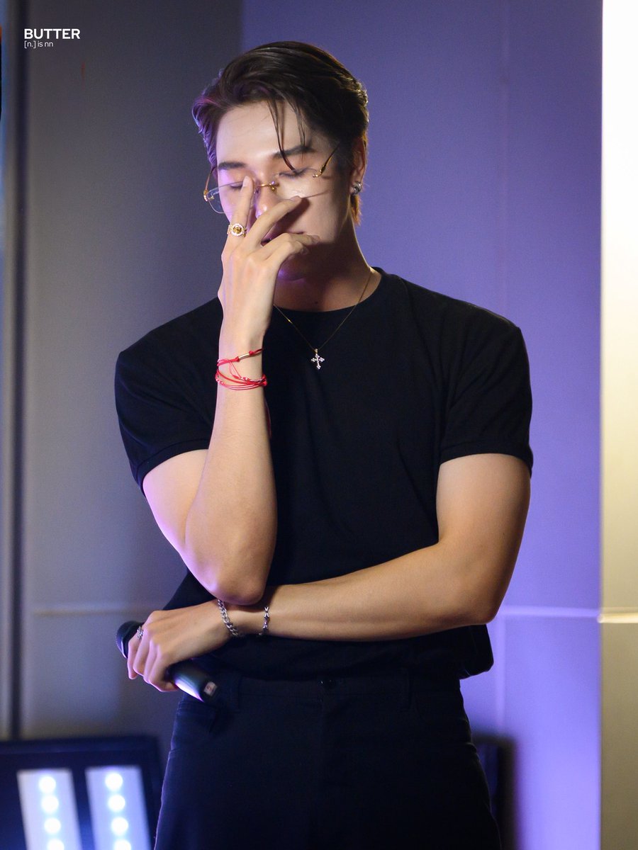 Butterisnn's tweet photo. เห้อ จั๊นนี่มันหล่อเท่แบ๊ดแบ๊ด จิงๆ🙂‍↕️

SKYNANI SMYLENEONA FANSIGN

#งานมหกรรมนิยายนานาชาติ2026xSkyNani
#hirunkit_ @Hirunkit_ https://t.co/PxBrucnp6b