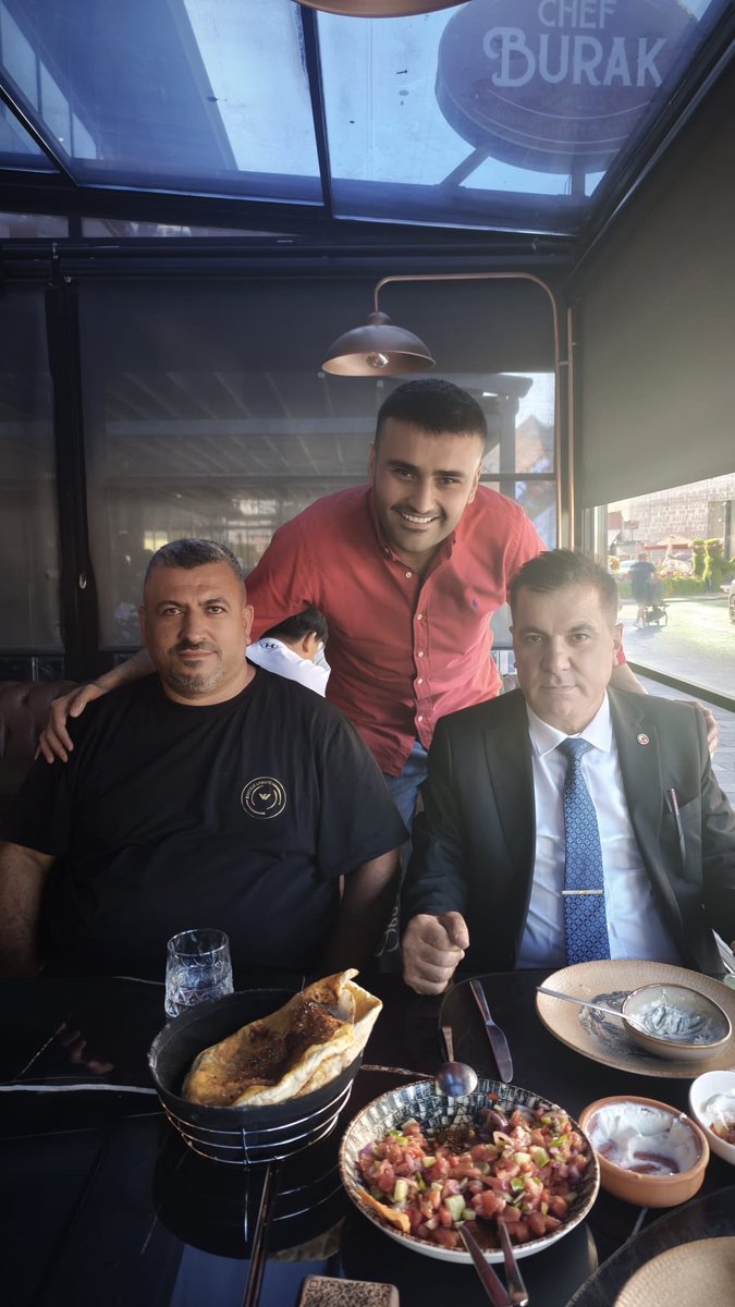 Canbeybaskan's tweet photo. CZN Burak mekanında bizleri misafir ettiler teşekkür ediyorum ￼@CznBurak https://t.co/QadcukWWSY