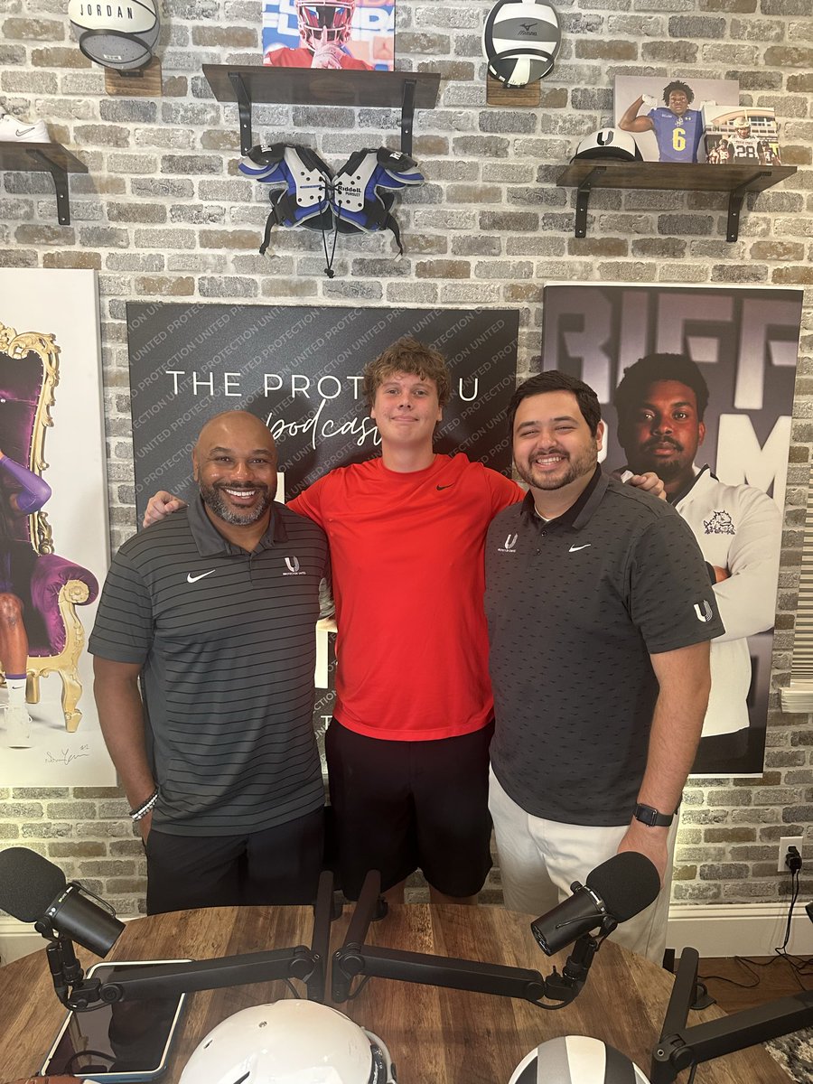 htx_Trace_5's tweet photo. Enjoyed talking about my journey on the @TheProtectUCrew Podcast!

Now all eyes on Fall Camp 👀

#TheLine #QB #TXHSFB #Houston #FortBendAthletics 

@TexasQBLab @coach_crumedy @Coachrandle21 @Ace03MikeG @MickensJay @TheProtectUCrew @chasek_52 @JayArnoldTX https://t.co/Q0Q3jZXAhV