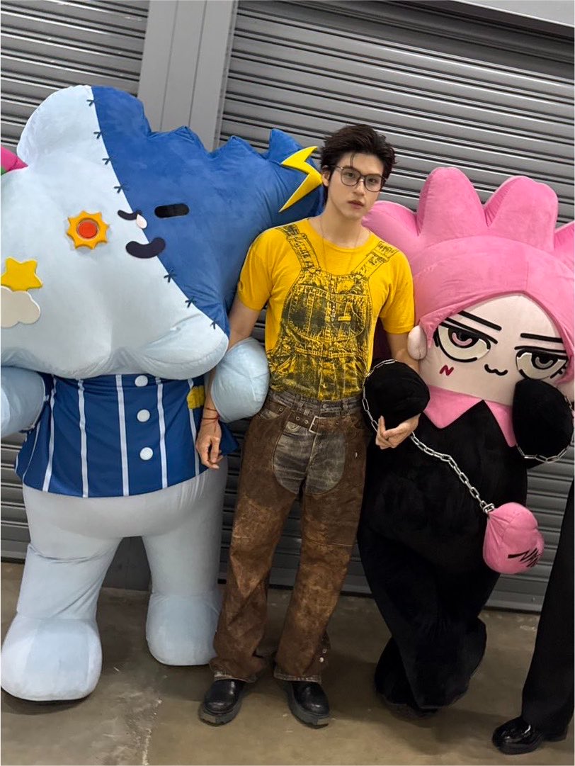 nn3abi's tweet photo. ฮีเป็นปะป๊าลูกแฝดจริง ๆ แขน 2 ข้างไม่ว่างแล้ว มีไว้ให้ลูกควง 🥹🥹🥹🥹🥹🥹🥹🥹🥹 https://t.co/0NhPctXaAI