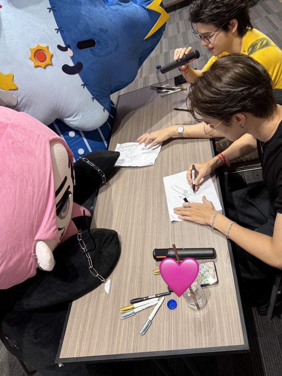 moveonthetype's tweet photo. รูปที่น่ายั้กที่ฉุด หัวใจอุนย่าแตกดังปุ๋งงงง https://t.co/8QRw3tyy1c