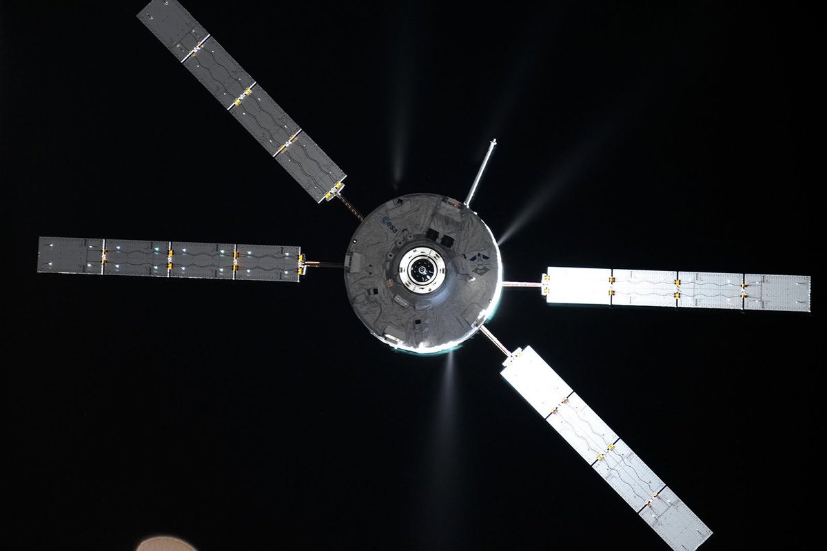 esa's tweet photo. 🔙 Twelve years ago today, ATV Georges Lemaître began its journey to the International Space Station.

As the fifth and final Automated Transfer Vehicle, it concluded a remarkable programme that delivered more than 30 tonnes of cargo to orbit and helped repeatedly boost the Station's altitude around Earth.

Read more about ATV 👉https://t.co/4I0CDgXMu0
