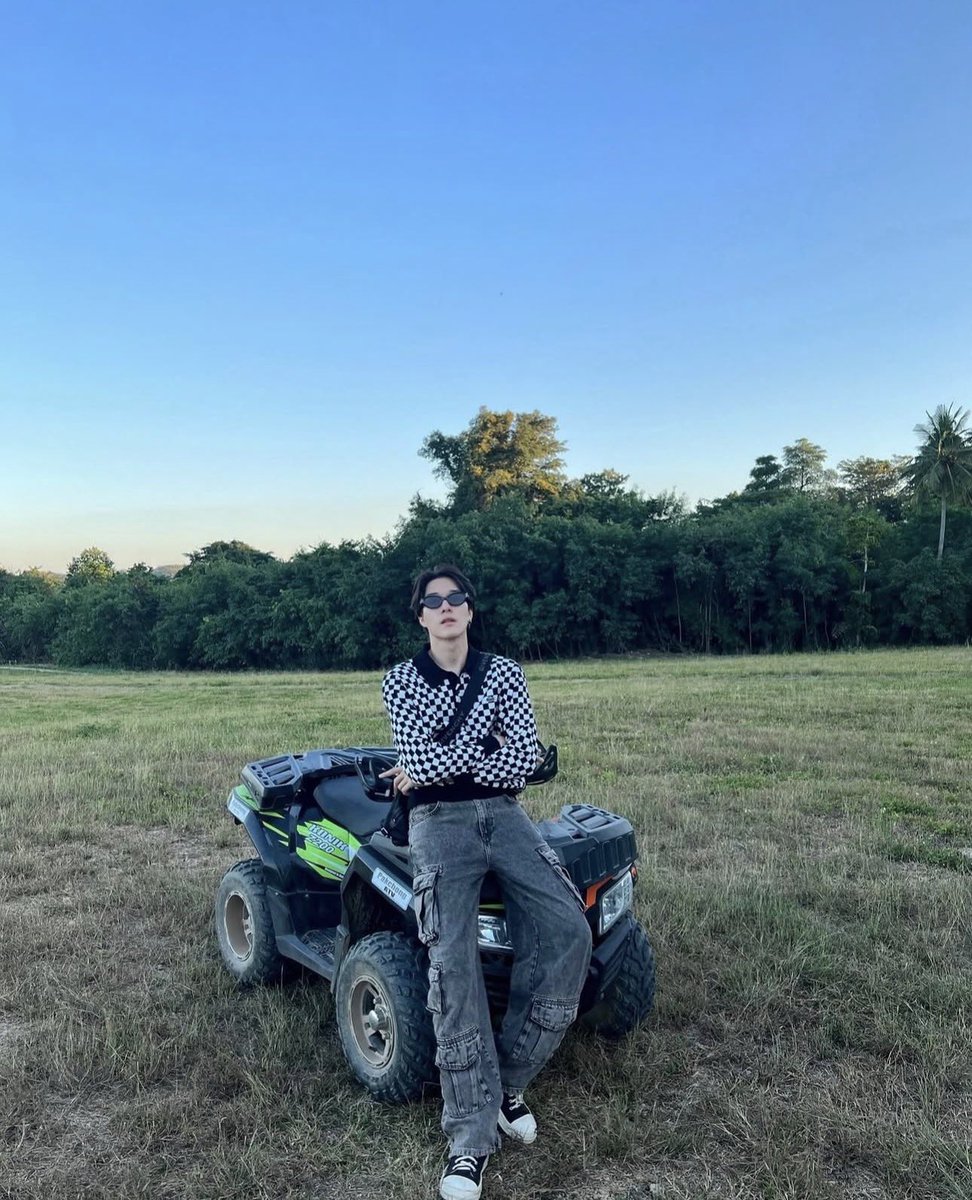 184180cm's tweet photo. นานิตัดผมแล้วมาถ่ายรูปไวบ์แบบนี้อีก มีคนตราย เชื่อป้า https://t.co/GpkJrKEy7I