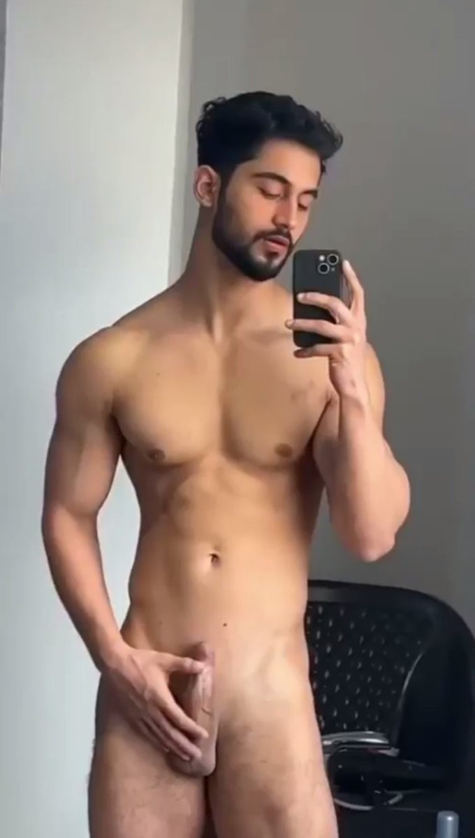 destroymine99's tweet photo. Desi Sexy gym boy 🥵 https://t.co/iCcL95IQwv
