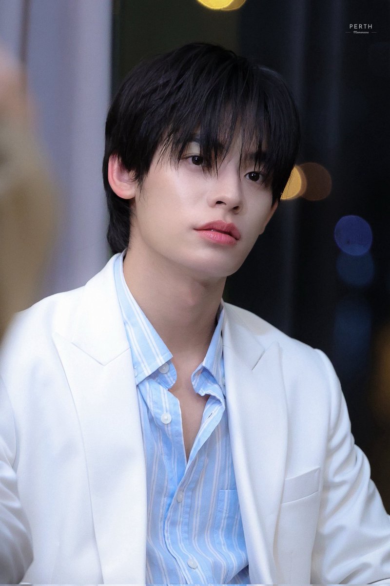 annyways__'s tweet photo. This is Teetee's favorite look on Pip—long hair with bangs just barely covering his eyes.

Ooh, I'm totally with you on this, Tee!🙂‍↔️ https://t.co/xHWLKjqreC