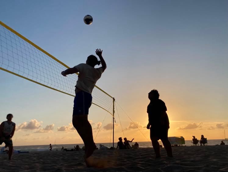 Cursed_Lp's tweet photo. Le beach volley c’est en pétard les gars https://t.co/oL1WpgL8LQ