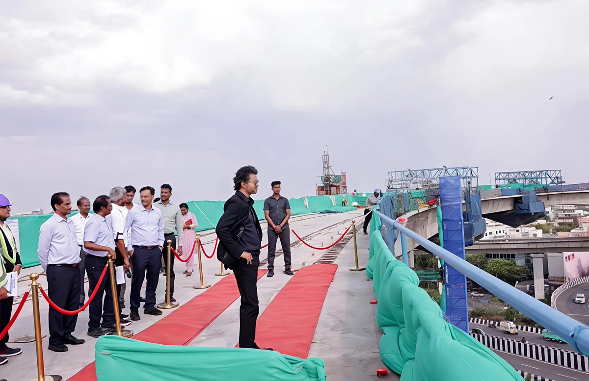 ActorVijayUniv's tweet photo. Not just a frame... This is pure aura. 🖤🔥 https://t.co/bgkhDKk9tX