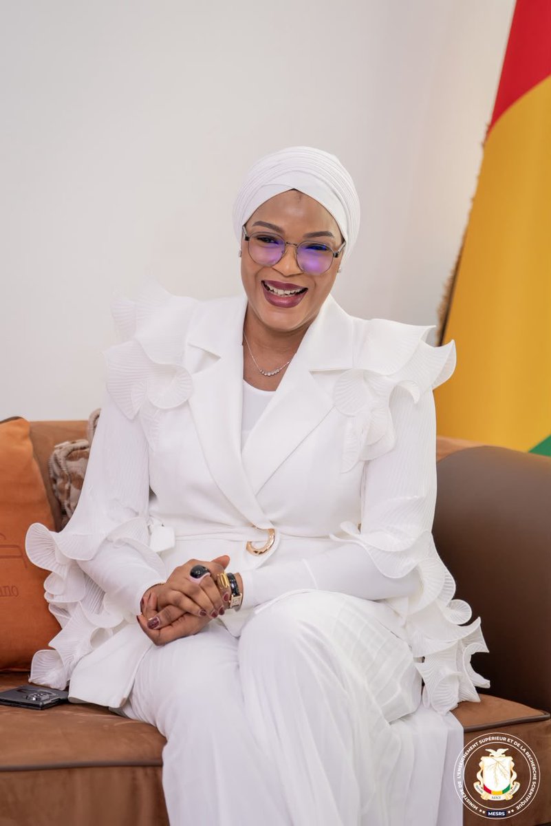 sidibe_diaka's tweet photo. 𝗠𝗘𝗦𝗥𝗦 🇬🇳 | 𝗟𝗲𝘀 𝗼𝗳𝗳𝗶𝗰𝗶𝗲𝗹𝘀 𝘀𝗼𝗻𝘁 𝗮𝗿𝗿𝗶𝘃𝗲́𝘀 𝗮𝘂 𝗠𝗶𝗻𝗶𝘀𝘁𝗲̀𝗿𝗲 𝗱𝗲 𝗹’𝗘𝗻𝘀𝗲𝗶𝗴𝗻𝗲𝗺𝗲𝗻𝘁 𝗦𝘂𝗽𝗲́𝗿𝗶𝗲𝘂𝗿 𝗲𝘁 𝗱𝗲 𝗹𝗮 𝗥𝗲𝗰𝗵𝗲𝗿𝗰𝗵𝗲 𝗦𝗰𝗶𝗲𝗻𝘁𝗶𝗳𝗶𝗾𝘂𝗲

L’arrivée des officiels à l’occasion de la cérémonie de passation à la tête du Ministère de l’Enseignement Supérieur et de la Recherche Scientifique.

Nous vous reviendrons pour plus d’informations !

#mesrs2026