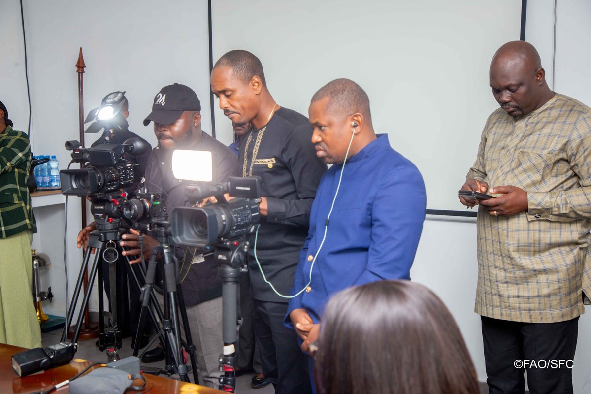 FAOAfriqueCent's tweet photo. À quelques jours de l'Atelier régional Afrique de la #CIPV 
une conférence de presse a réuni l'AGASA, la FAO, le Secrétariat de la CIPV et le CPI-UA à Libreville. 
Du 4 au 7 août, plus de 40 pays échangeront sur la protection des végétaux et la sécurité alimentaire en Afrique. https://t.co/ExDb91b4Re