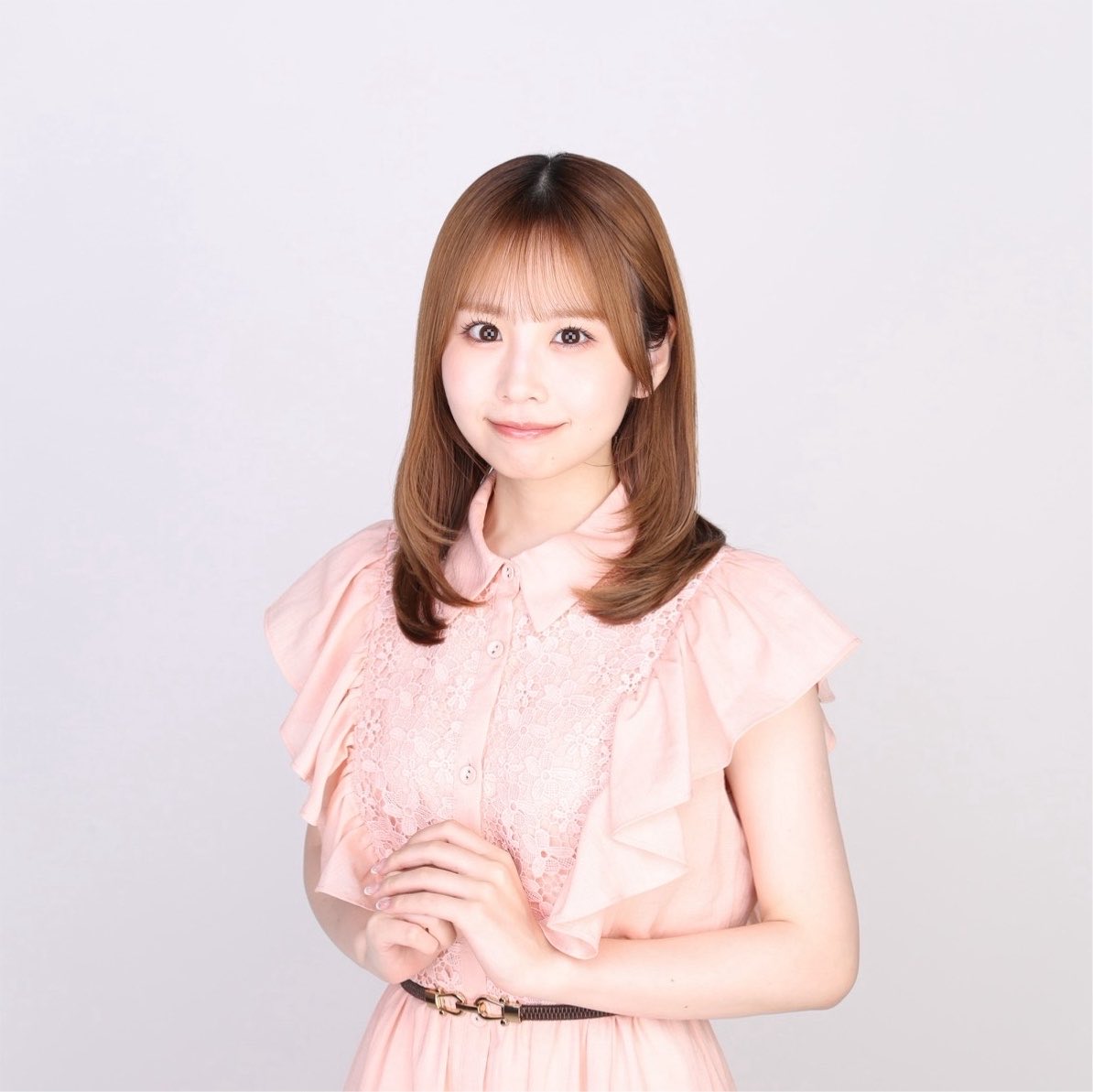 Hasegawa_217's tweet photo. 今日で（日付回ったので昨日）
毎日配信1000日目を迎えました🐰❣️

フレキャンから始めた配信が
今日の1000日まで繋がるなんて
全く想像してなかったし、
1000日前の私も、ここまで頑張る気持ちはなかったと思います

それでも、今日を迎えられたのは
みんなの存在のおかげです

※最古と最新の写真⬇️ https://t.co/sM8THDZrN4