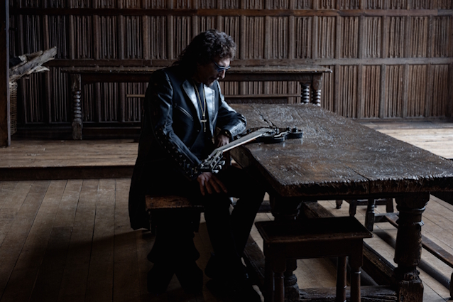 BLABBERMOUTHNET's tweet photo. BLACK SABBATH Legend TONY IOMMI Announces New Solo Album 'From The Dark' https://t.co/Dpc1MkL5fh https://t.co/VH8lPnMn0w