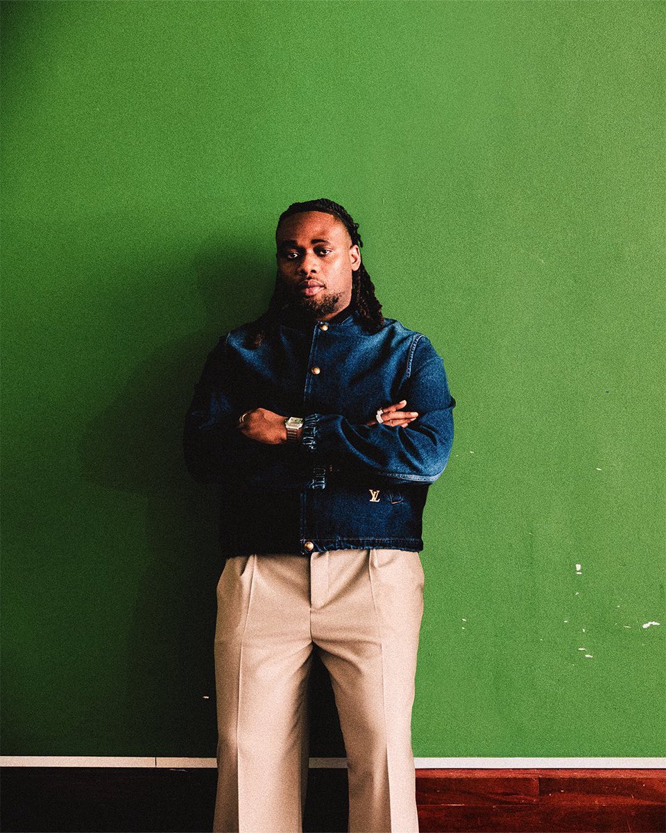 thedebuthub's tweet photo. 🚨 OUT 24TH SEPTEMBER 🚨

👤 BNXN
💽 STILL IN CHARGE

▫️NEW EP▫️

CONFIRMED FEATURE ⤵️
▫️ASAKE https://t.co/800cGJHjYg