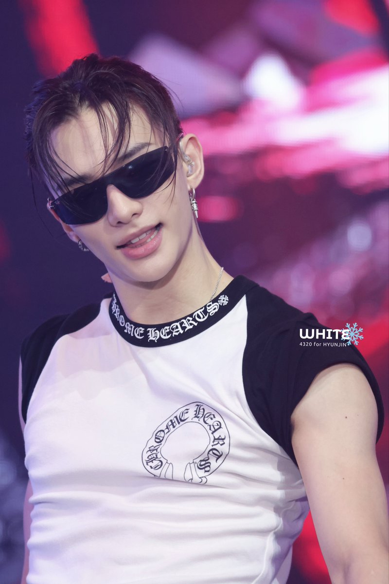 white4320's tweet photo. 260729 RUNIT DAY 3
🕶️

#Hyunjin #현진 #黃鉉辰 #ヒョンジン
#StrayKids #스키즈 https://t.co/pQmfncVIq1