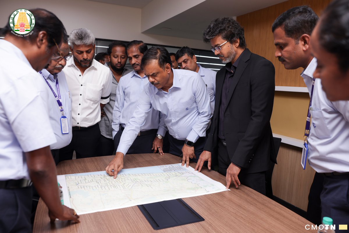 CMOTamilnadu's tweet photo. மாண்புமிகு தமிழ்நாடு முதலமைச்சர் திரு.ச.ஜோசப் விஜய் அவர்கள் இன்று (29.7.2026) சென்னை மெட்ரோ இரயிலில் பயணம் செய்து, சென்னை மெட்ரோ இரயில் திட்டப்  பணிகளின் முன்னேற்றம், முக்கிய கட்டுமானப் பணிகள், புதிய வழித்தடத்தில் இரயில்களை இயக்குவதற்கான சோதனை ஓட்டம் மற்றும் எதிர்கால மெட்ரோ இரயில் திட்டங்களின்  நிலை குறித்து விரிவாக ஆய்வு மேற்கொண்டார்.

#CMJosephVijay‌