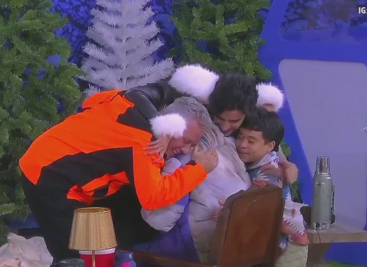 ronimsun's tweet photo. Aarón volvió a dejar claro que le molesta el hate a team noche y es una lástima que varias de sus “fans”son las primeras en fomentar ese hate al que fue su team. Tirándole a uno o diciendo que si no fuera por las ellas team noche no hubiera avanzado.🥺

TEAM NOCHE 4EVER ♥️🐺 https://t.co/wSguimizq9