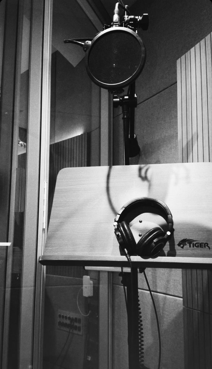 archivesjadah's tweet photo. ambre en studio aesthetic https://t.co/3crYiZlnrR