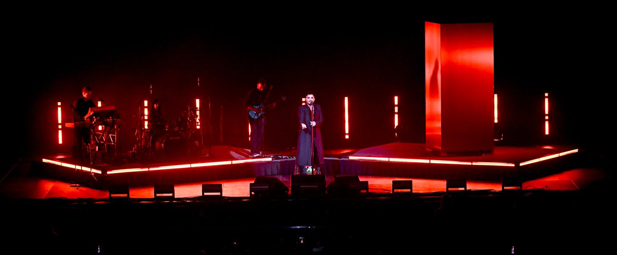 MoheganSun's tweet photo. Massive vocals &amp; an undeniable presence came together for a performance to remember. 🎤✨
Thank you Adam Lambert for an incredible show at Mohegan Sun Arena! https://t.co/ondsjTQQ1Z