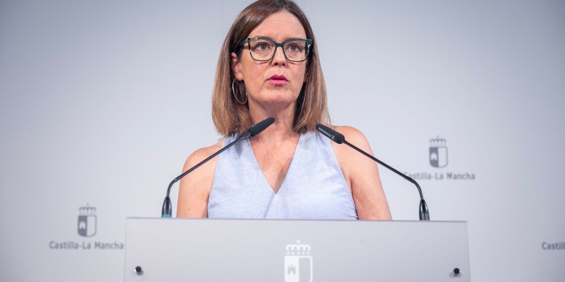CLMpressDigital's tweet photo. El Gobierno regional destaca el dispositivo sanitario habilitado para proteger a los intervinientes y garantizar la asistencia https://t.co/9aMepQ0cbg @pscmpsoe @EstherPadillaR #CLMpress #Gobierno #dispositivo #sanitario #proteger #intervinientes #garantizar #incendio #forestal https://t.co/oSznApCgpF