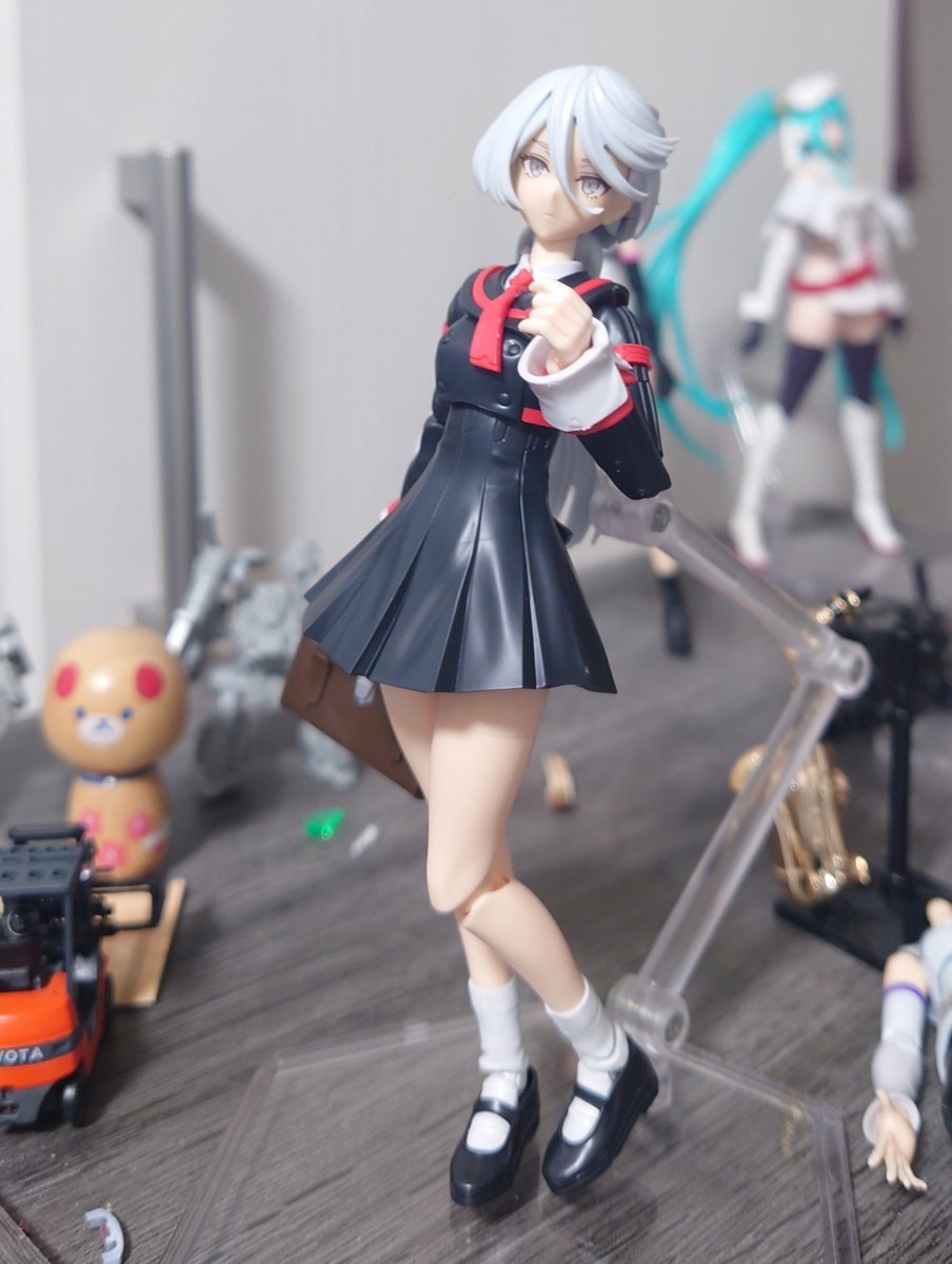 xperinosuke's tweet photo. ミオリネの顔付けてみたらサイズが合わない😅 https://t.co/43K95M4HeE