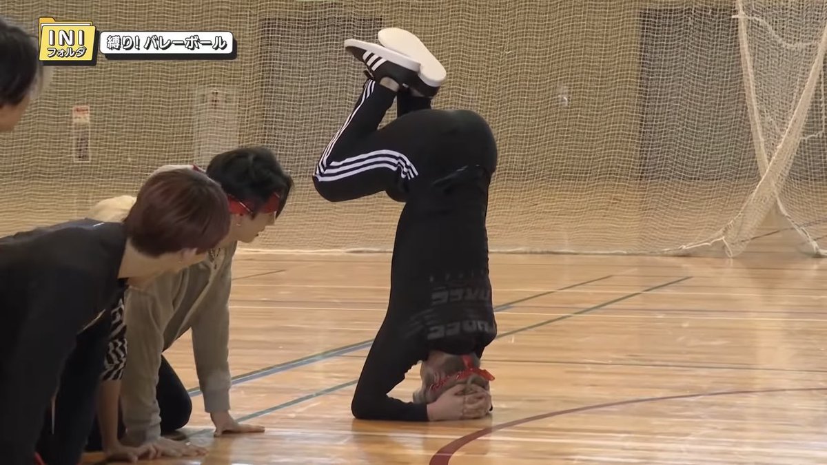 knrxtkr's tweet photo. これに出会ったとき、こんな天才がいるのかと大笑いしながら10回くらい巻き戻した https://t.co/xO3Ob7YBBM