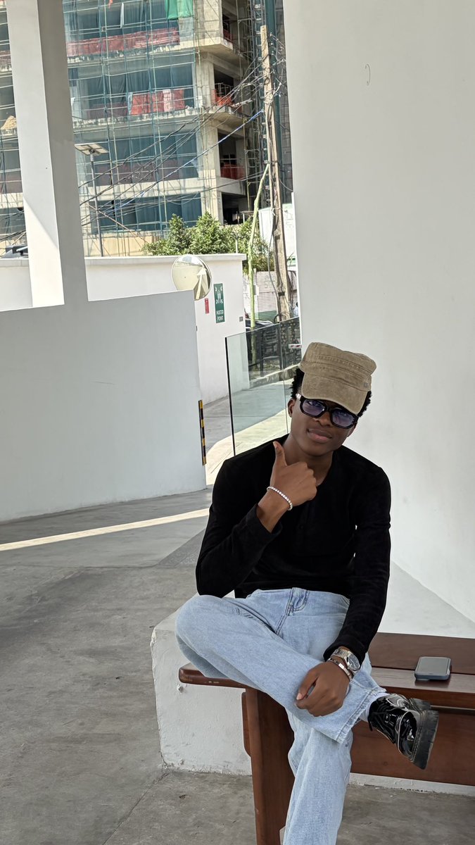 lonimi4life's tweet photo. Cheers to aging 🥂 https://t.co/UxmFzYM8Mu